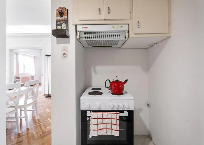 Super Central Apartment In Syntagma By Athenian Keys